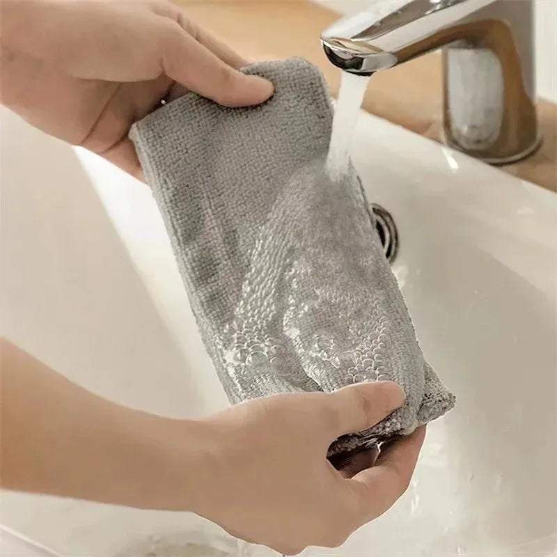 Telescopic Mop and Duster Brush for Effective Dust Removal in Hard-to-Reach Areas